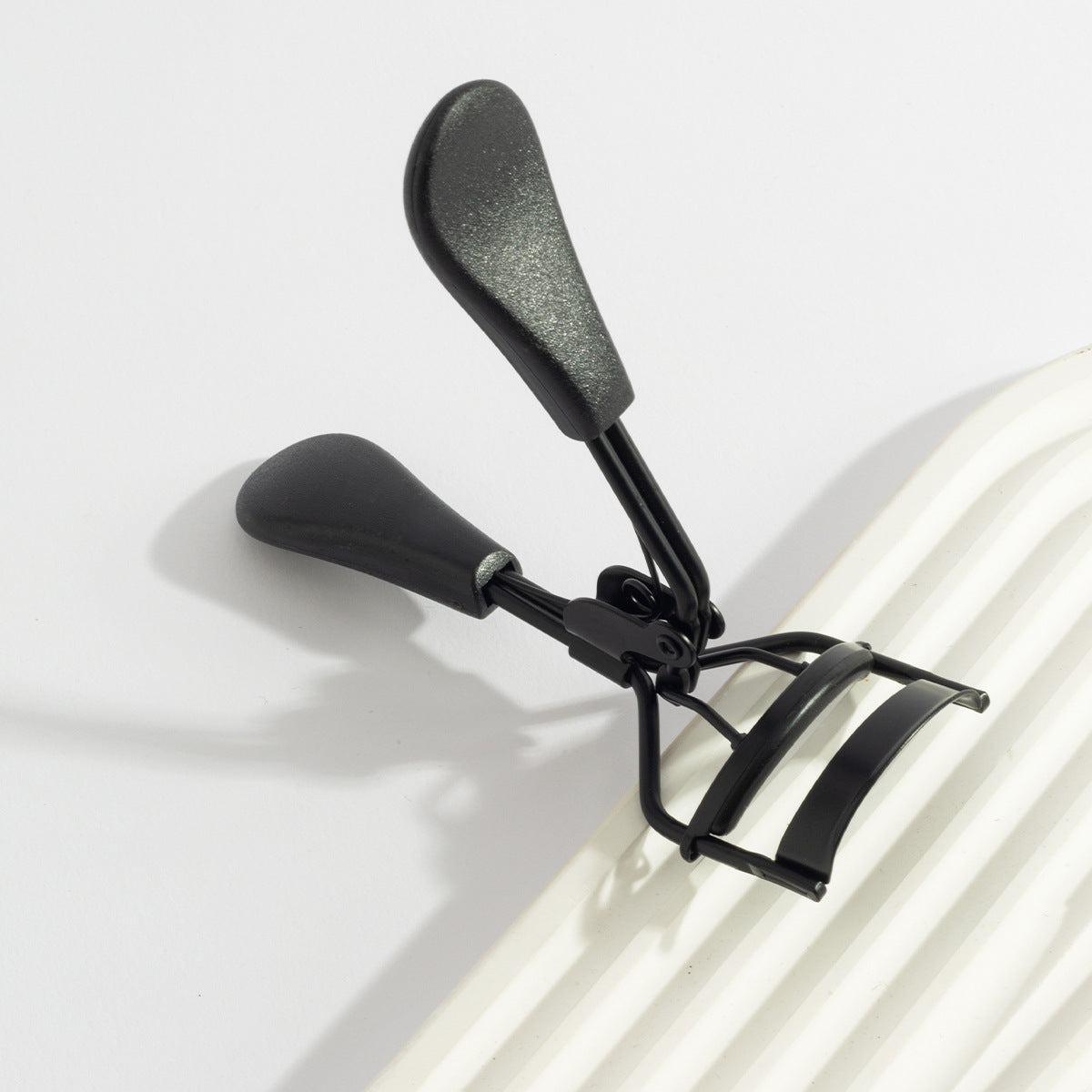 Elegant Lash Sculptor