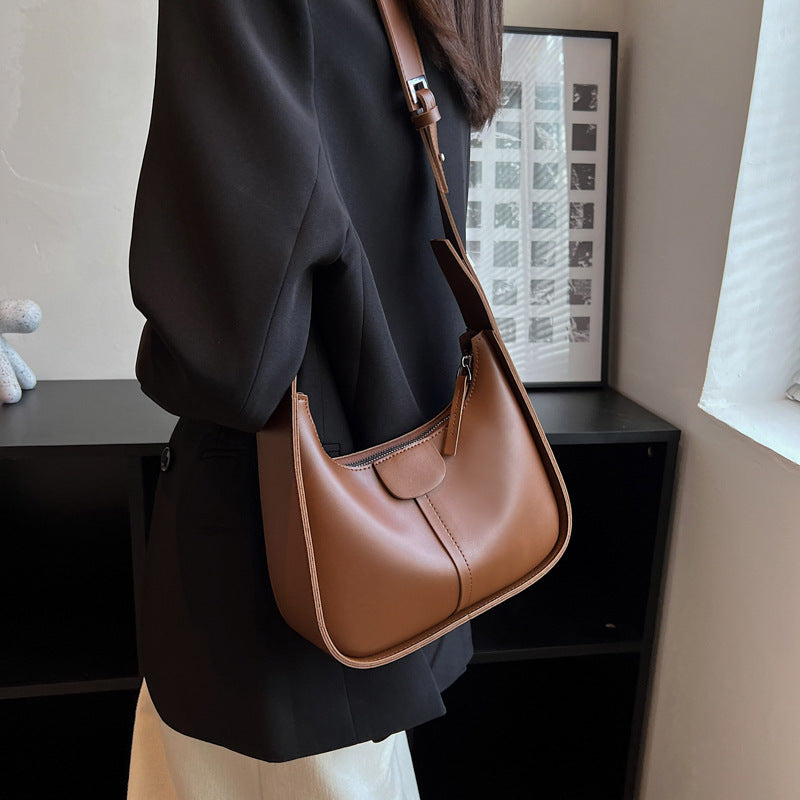 Elegant Summer 2022 Retro Bucket Bag