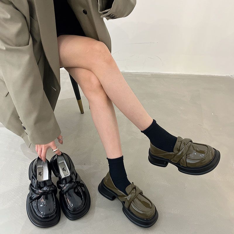 Elegant Vintage-Inspired Loafers