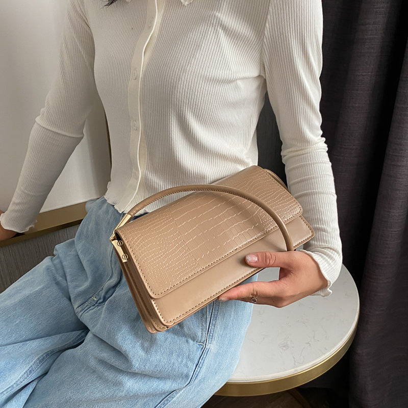 Elegant Crocodile-Patterned Retro Bag