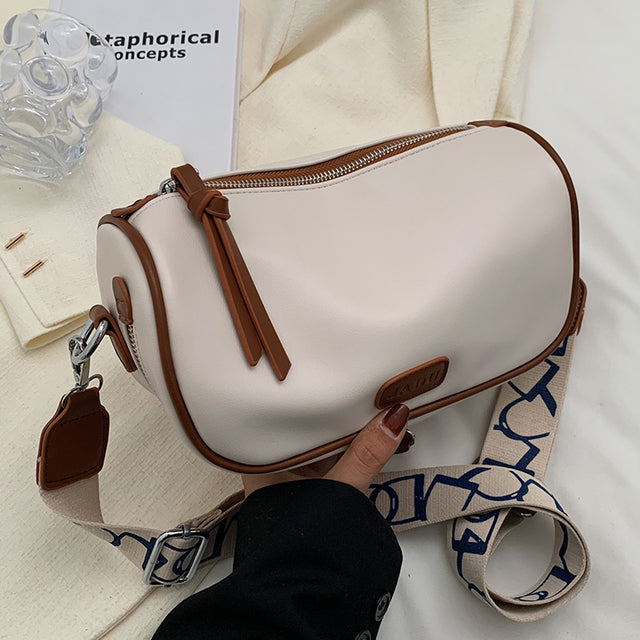 Elegant Sporty Chic Shoulder Bag