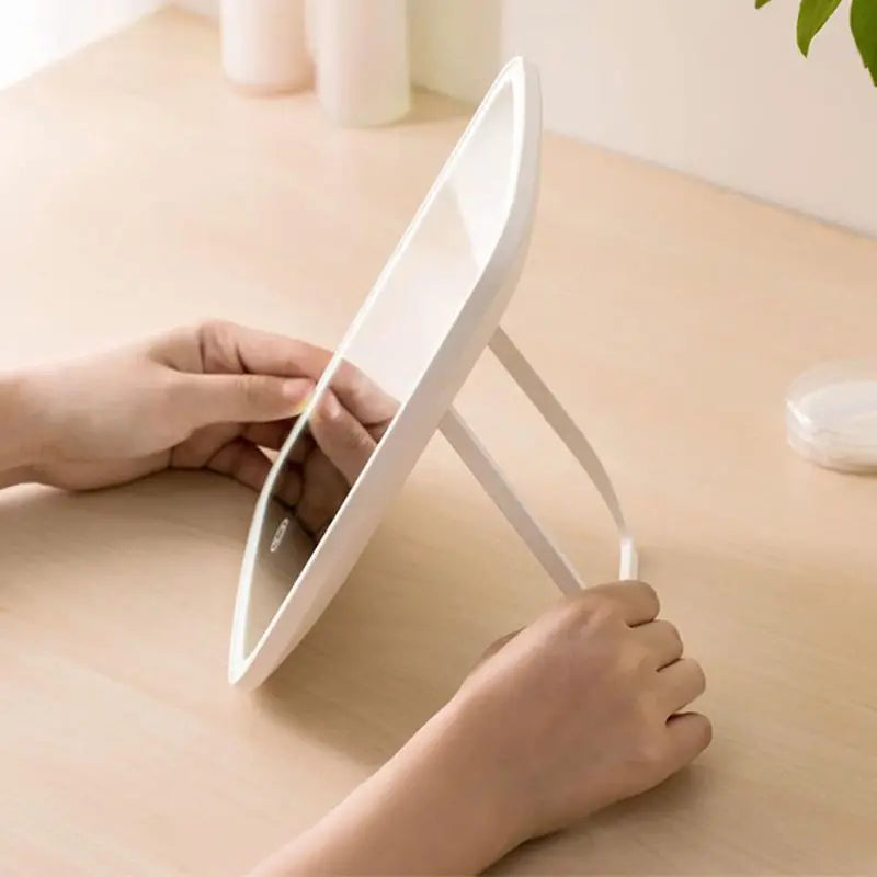Elegant LED Vanity Mirror 2400mAh