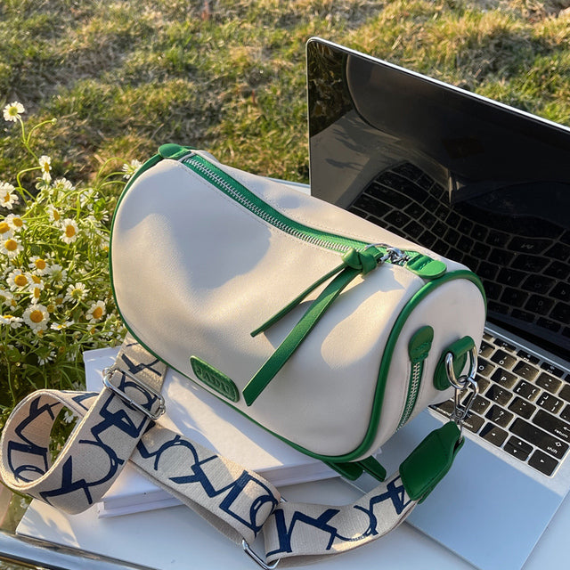 Elegant Sporty Chic Shoulder Bag
