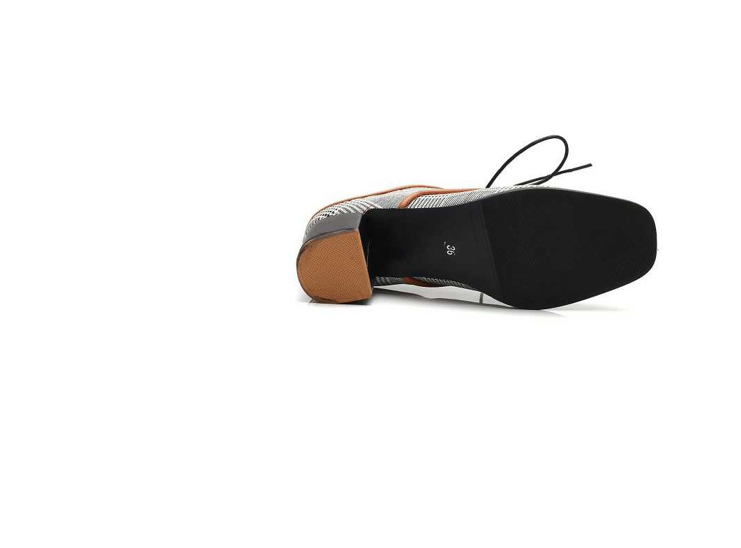Elegant Chunky Heel Oxfords