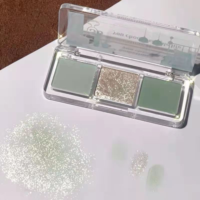 Elegant Tri-Tone Eyeshadow Suite