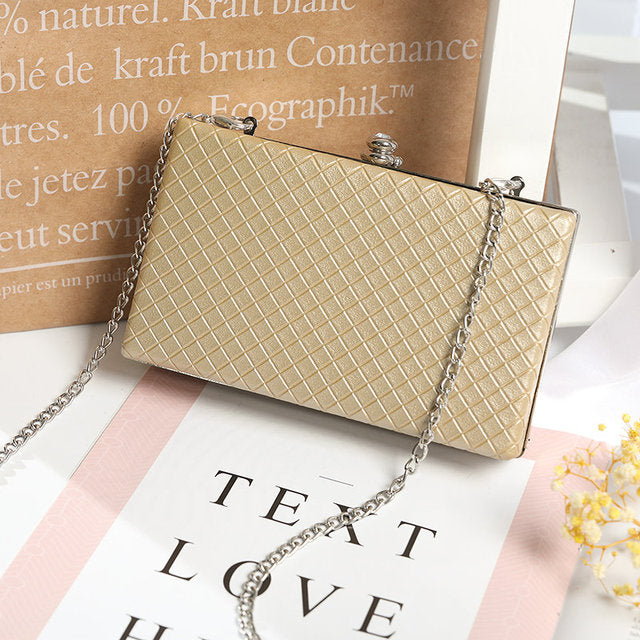 Elegant Evening Clutch with Chain