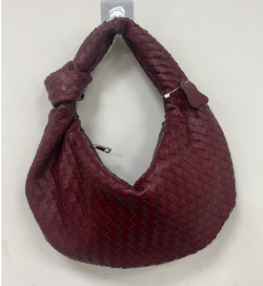Chic Large Woven Traveler Tote - 2023 Edition