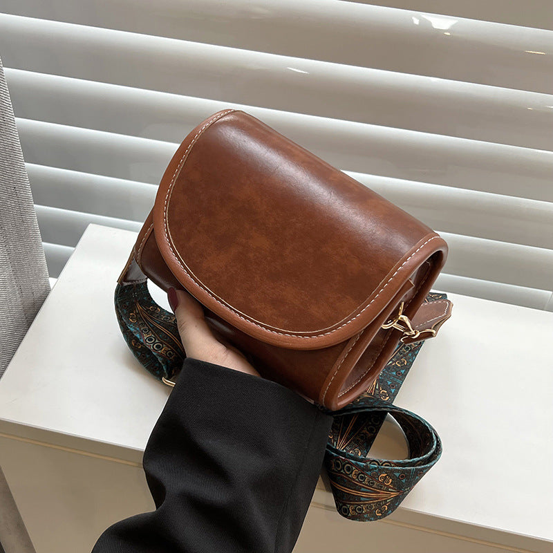 Trendy Vintage Women's Shoulder Bag for Fall 2022