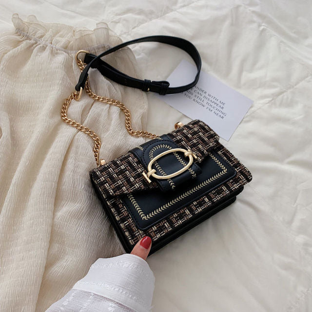 Elegant Chain-Link Shoulder Bag