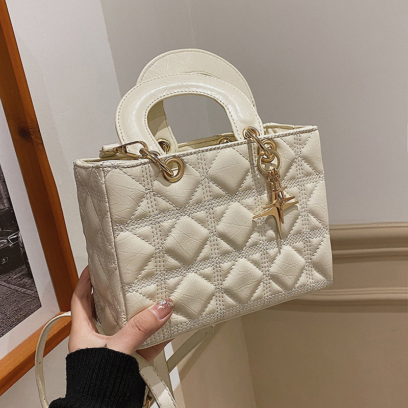 2022 Fashion Women's Shoulder Bag with Quilted Design