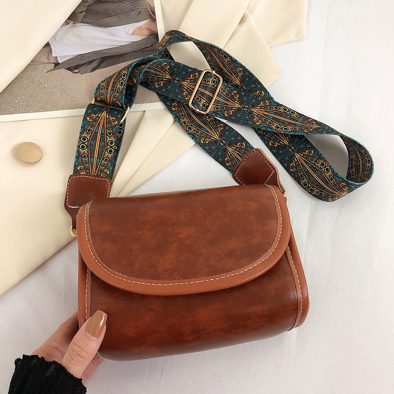 Trendy Vintage Women's Shoulder Bag for Fall 2022