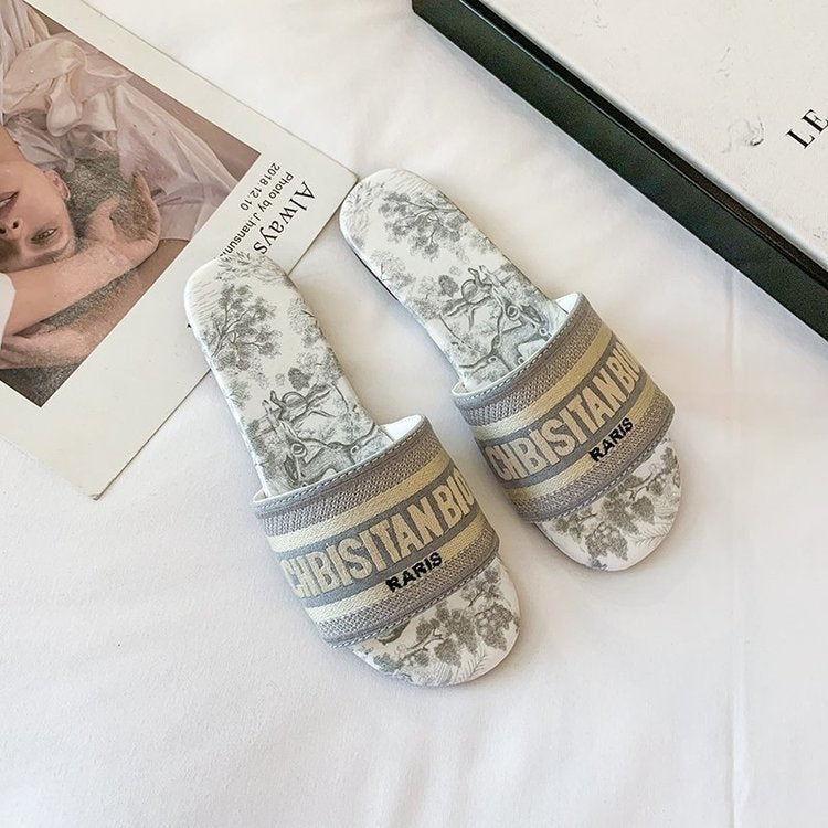Fashionable Home Slippers with Printed Sole Design