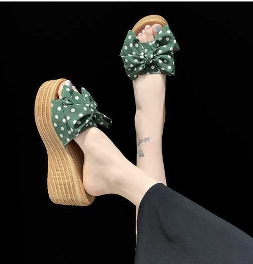 Fashionable Wedge Toe High Heel Slippers