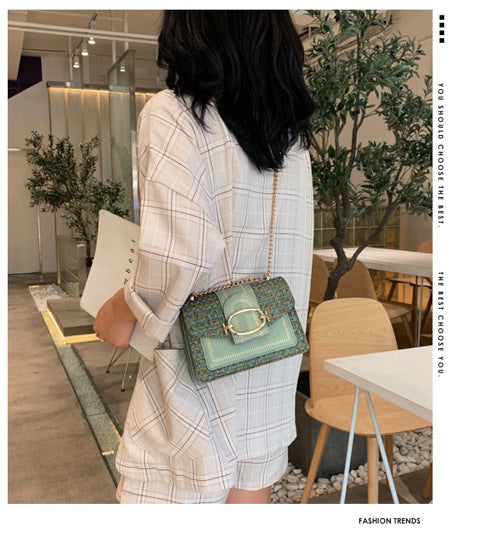 Elegant Chain-Link Shoulder Bag