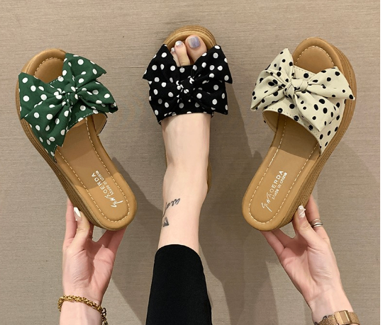 Fashionable Wedge Toe High Heel Slippers