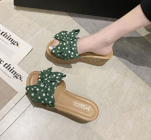 Fashionable Wedge Toe High Heel Slippers