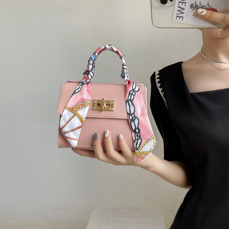 Trendy Women's Mini Chain Shoulder Bag with Scarf