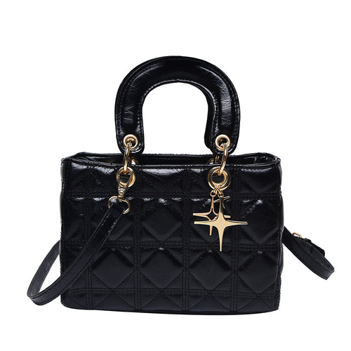 2022 Fashion Women's Shoulder Bag with Quilted Design