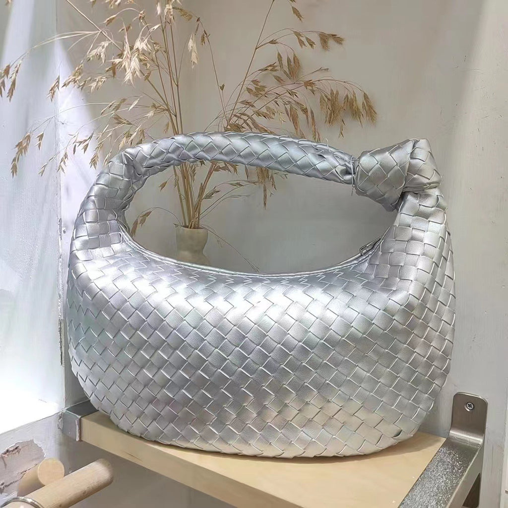 Chic Large Woven Traveler Tote - 2023 Edition