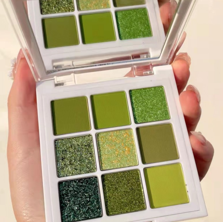 INSFANY Radiant Purple Spectrum Eyeshadow