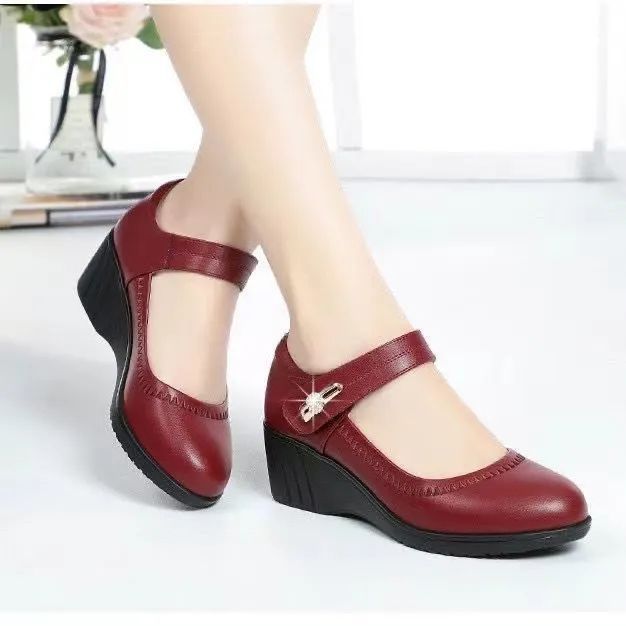 Elegant Leather Comfort Pumps 2024