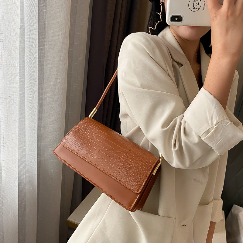 Elegant Crocodile-Patterned Retro Bag