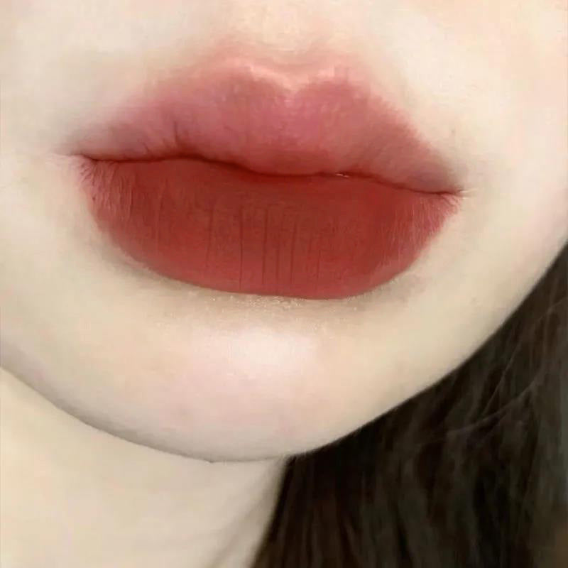 Romantic Satin Lip Glaze