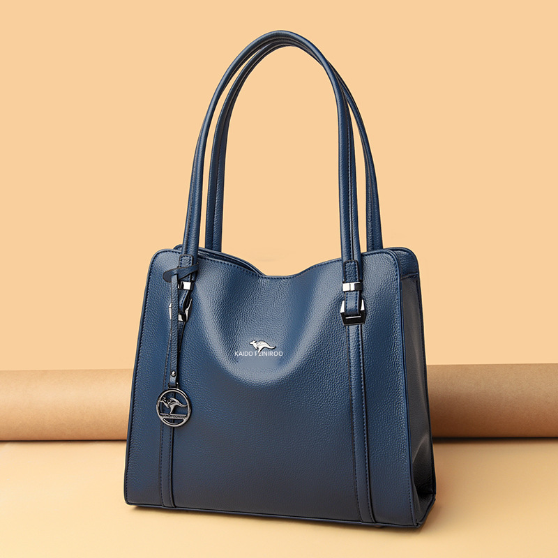 Sophisticated Large-Capacity Purse