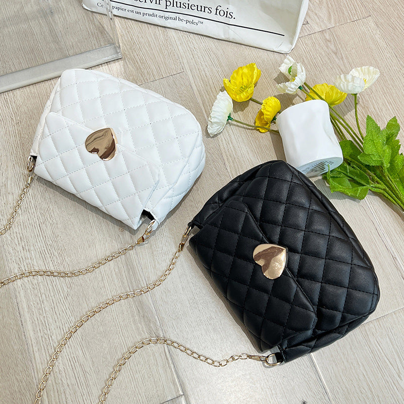 Chic Heart Embroidered Carryall