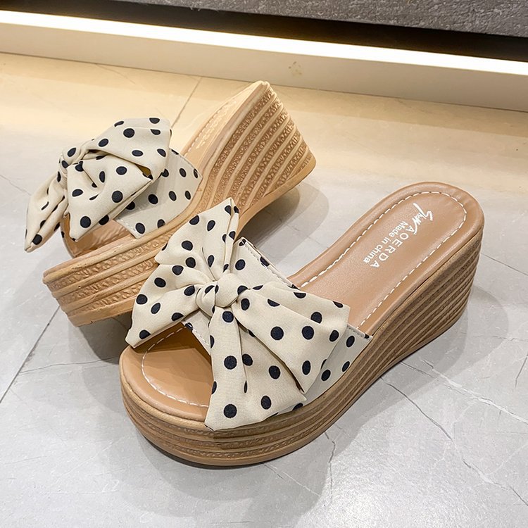 Fashionable Wedge Toe High Heel Slippers