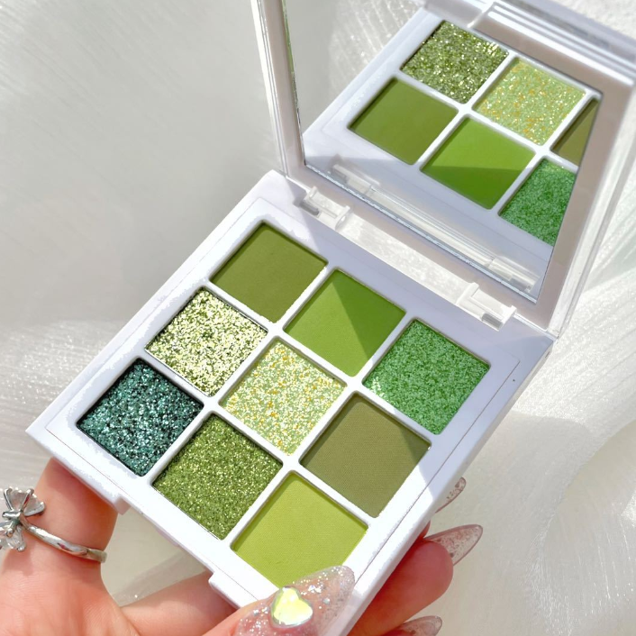 INSFANY Radiant Purple Spectrum Eyeshadow