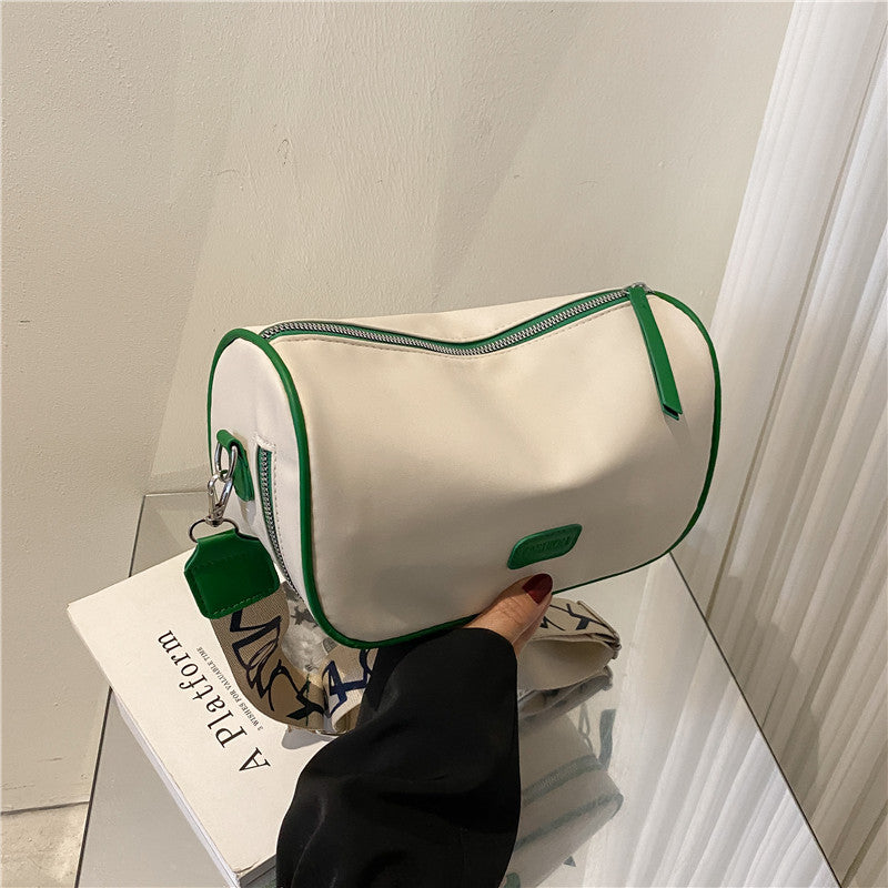 Elegant Sporty Chic Shoulder Bag