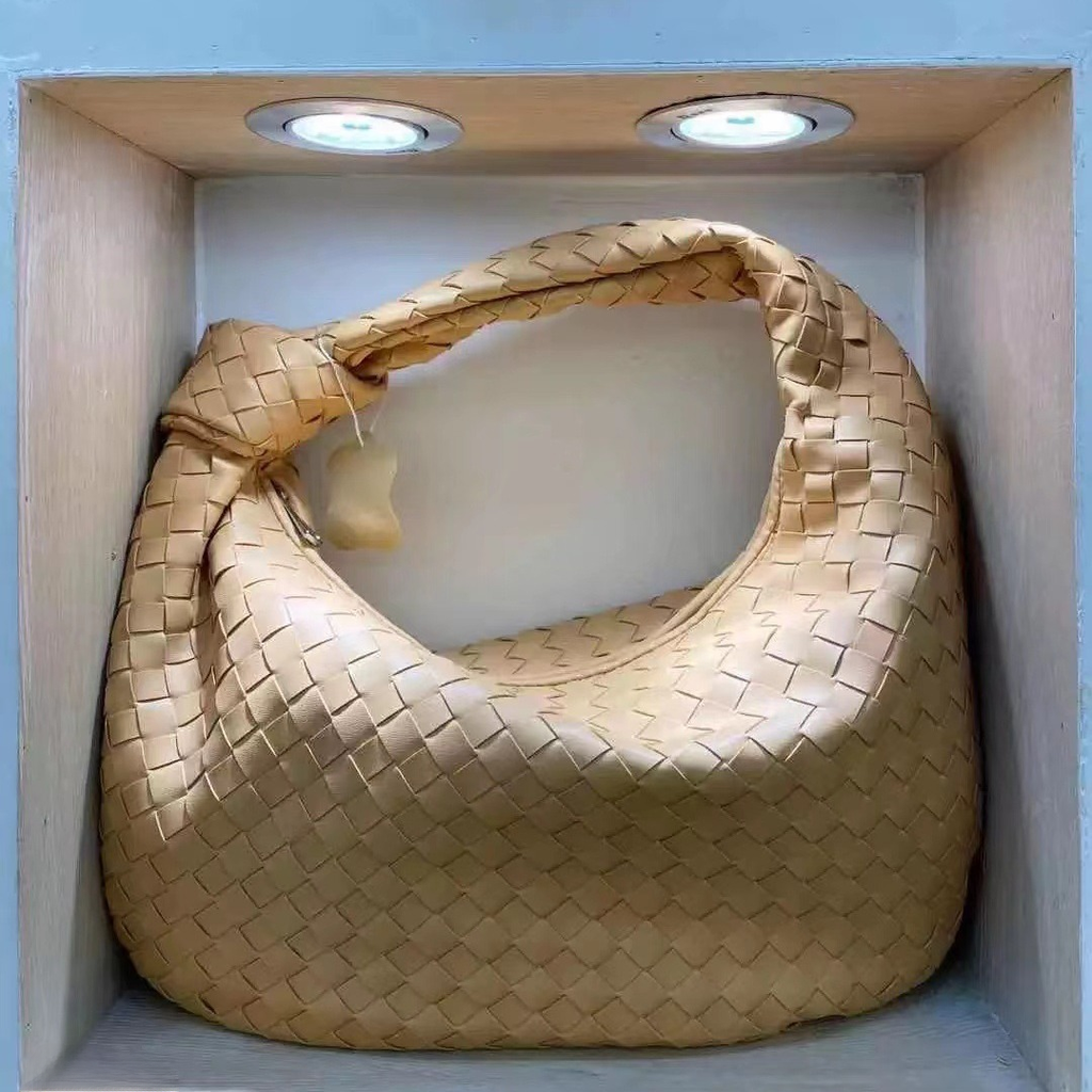 Chic Large Woven Traveler Tote - 2023 Edition