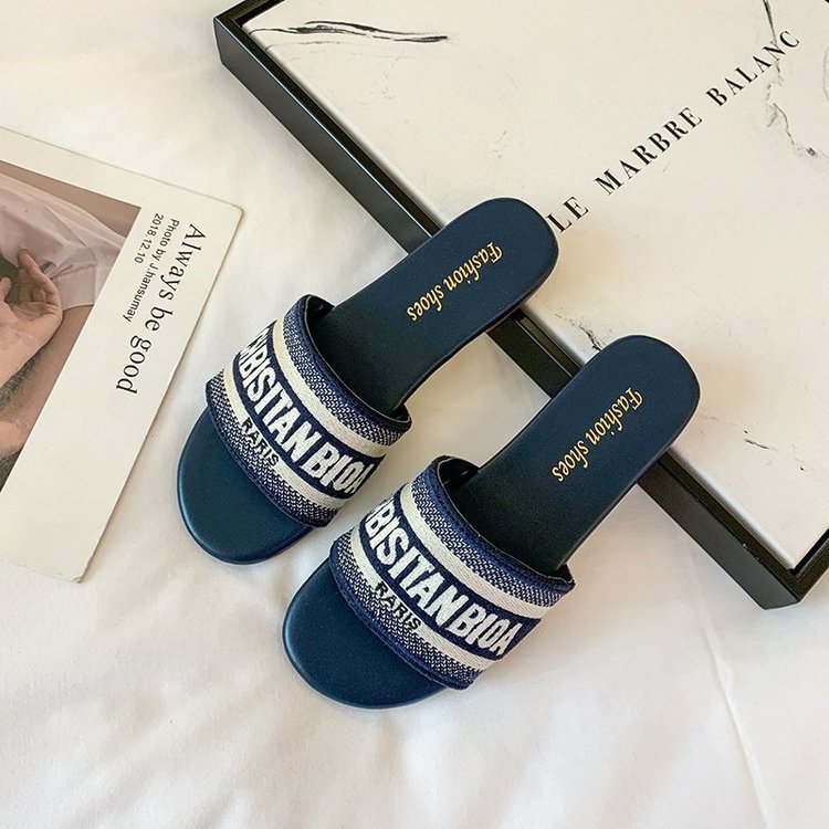 Fashionable Home Slippers with Printed Sole Design